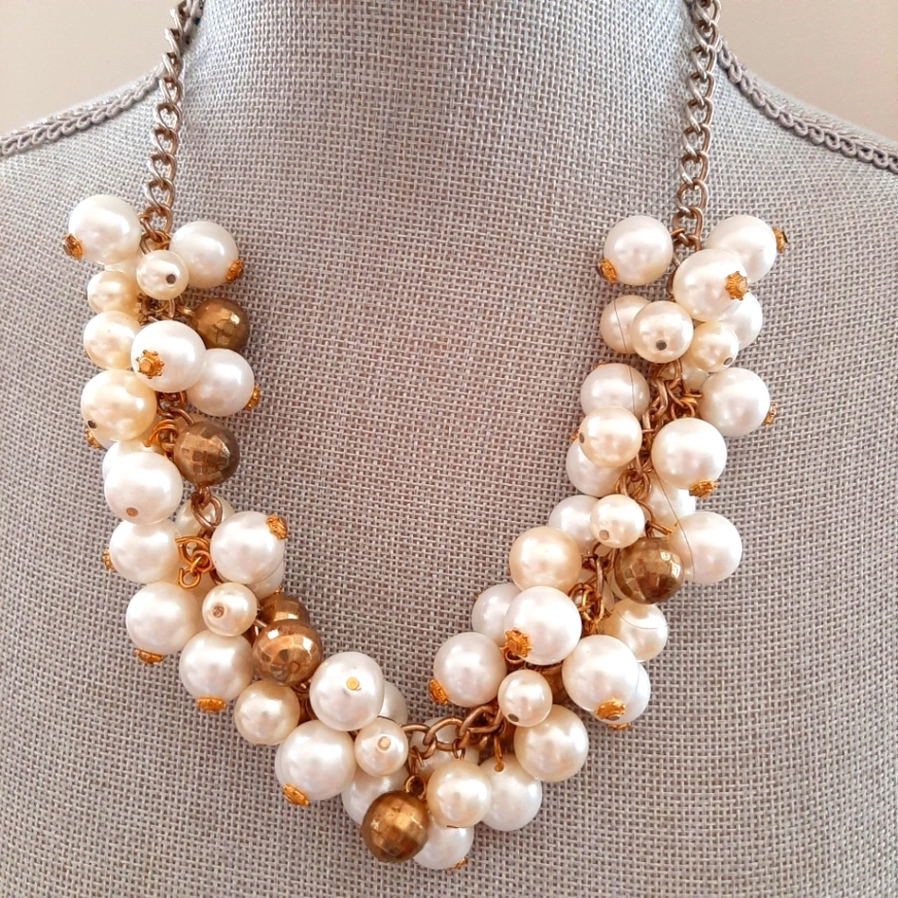 Beautiful Cluster Pearl Necklace